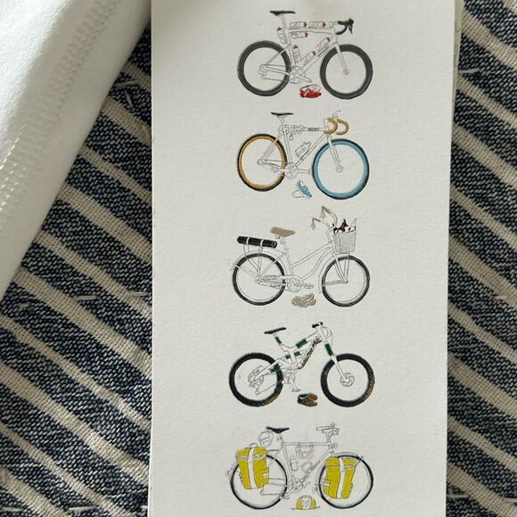 Limited Edition Size 4 Vancouver designed Lululemon tank - Picture 4 of 5